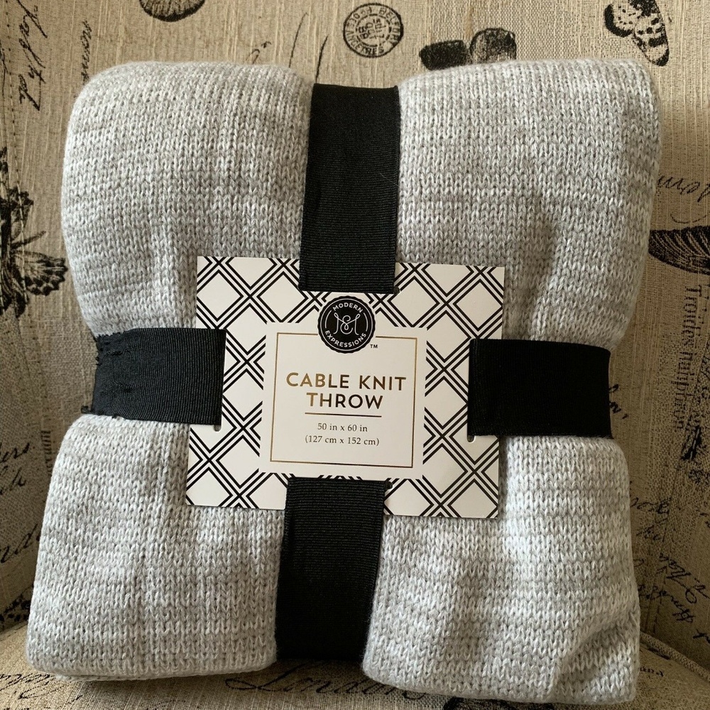 NEW, Cable Knit, Throw Blanket, Grey 50x60 L@@k !!